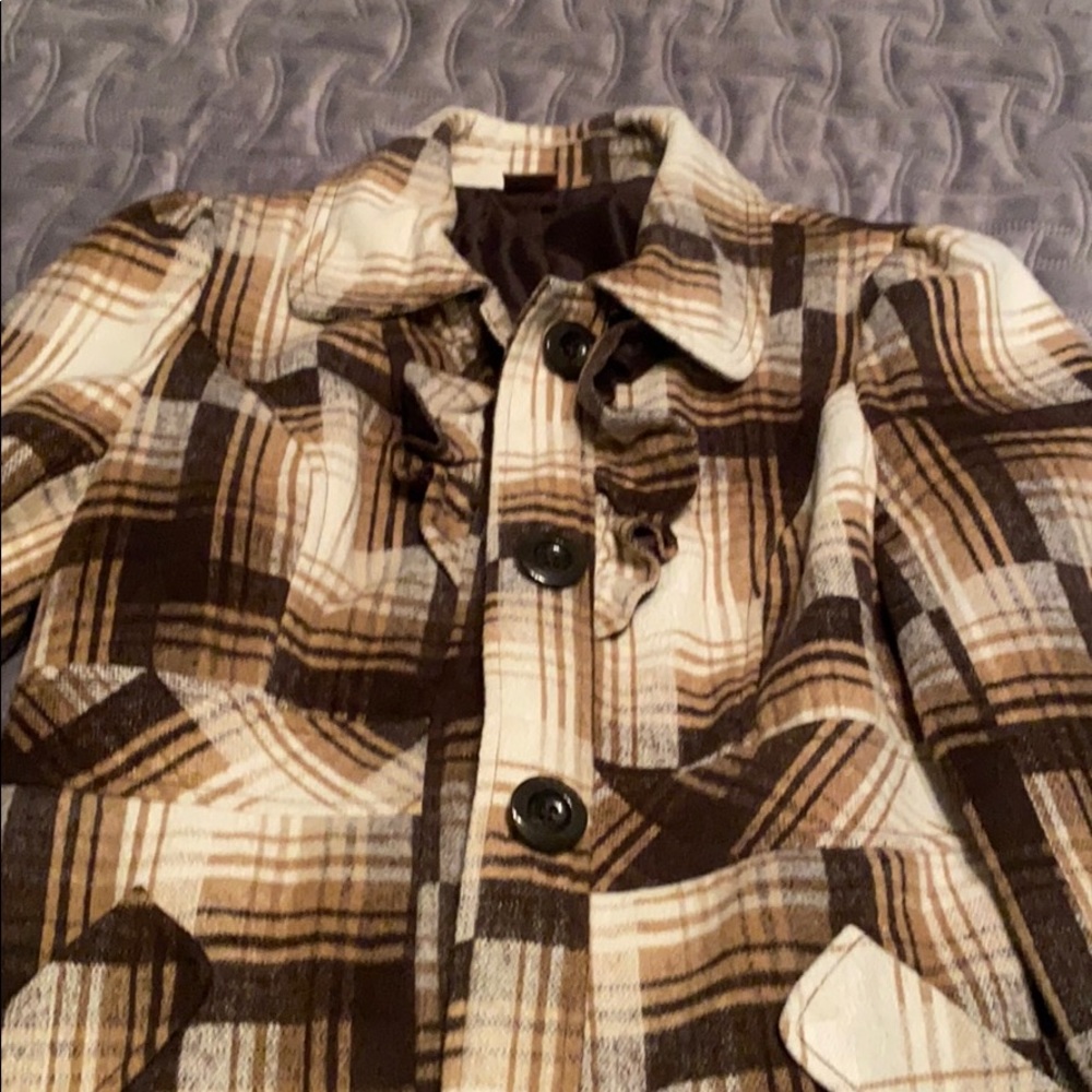 Beautiful mid-length plaid coat.